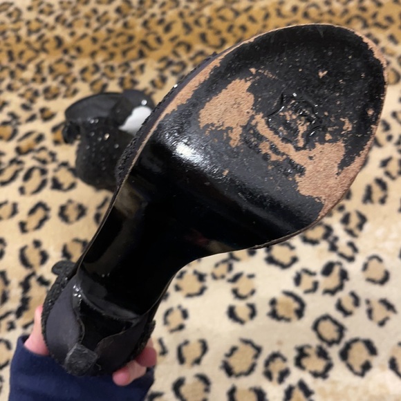 STUART WEITZMAN Open toe glitter T-strap black satin sandals Size 9 - Picture 6 of 6